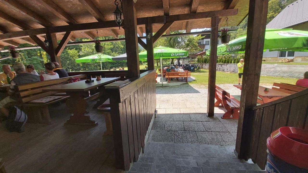 Hostel In Picerija Spajza Mojstrana Zewnętrze zdjęcie